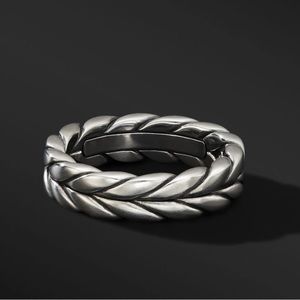 David Yurman CHEVRON BAND RING IN STERLING SILVER